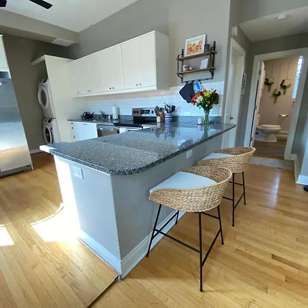 Holiday home Hidden Oasis In The Heart Of Lakeview