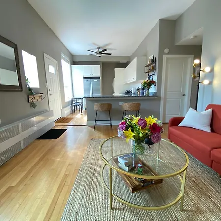 Hidden Oasis In The Heart Of Lakeview Holiday home *