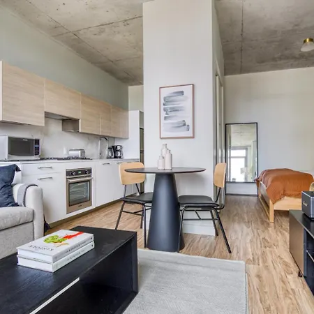 Apartment W Loop W Deck Pool Gym 3 Blocks To L Chi-643 Chicago