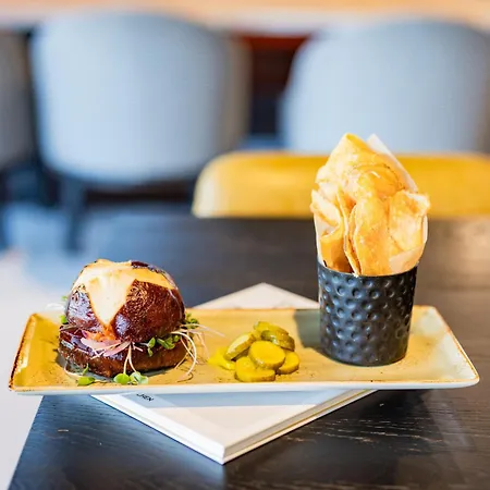 - Dwtn - The Mart By Ihg Hotel Chicago