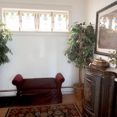 Bootlegger House Sleeps 10-20 Free Tv & Parking *