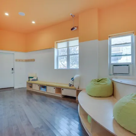 Holiday home Stylish Duplex Close To Parks And Dtwn Chicago