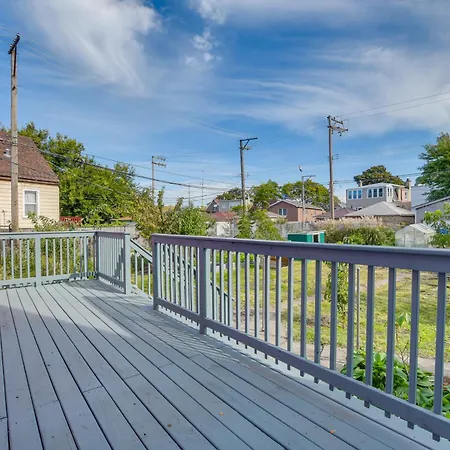Holiday home Stylish Duplex Close To Parks And Dtwn *