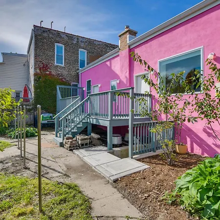 Stylish Duplex Close To Parks And Dtwn Holiday home Chicago