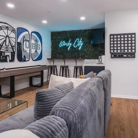 Holiday home Modern Townhome With King & Private Patio