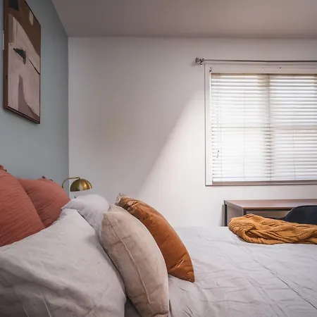 Holiday home Modern Townhome With King & Private Patio