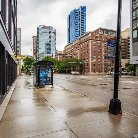 River North 1br W Gym Lounge Roof Nr Riverwalk Chi-891