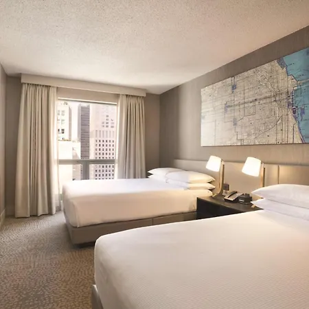 Hilton Magnificent Mile 3*