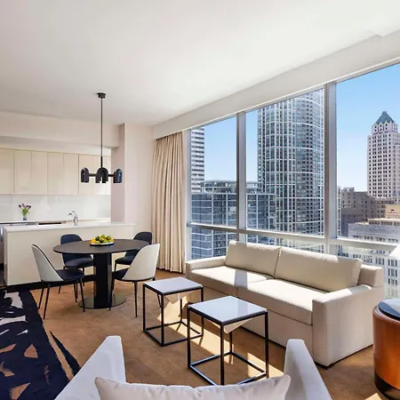 Thewit Chicago, A Hilton Chicago