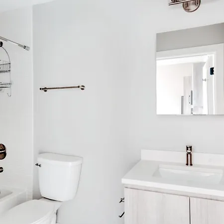 Lakeview 1br W Wd Nr Wrigley Field Chi-936 *