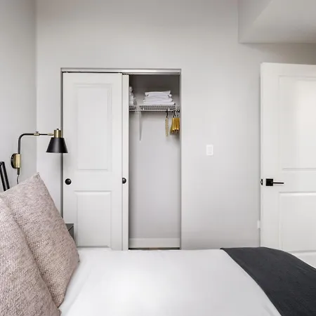 Lakeview 1br W Wd Nr Wrigley Field Chi-936 * Chicago