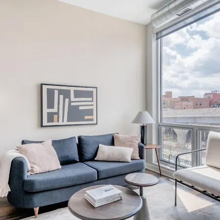 Lakeview 1br W Wd Nr Wrigley Field Chi-936 *