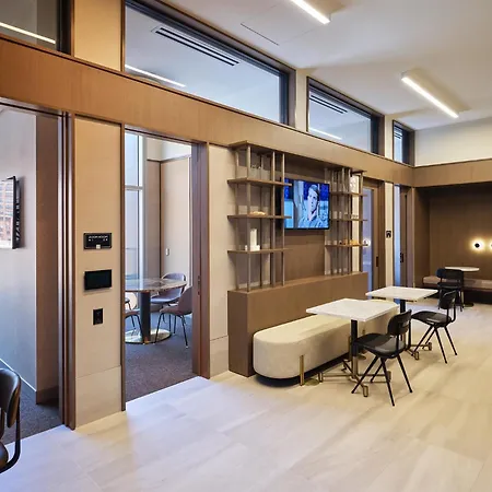 Level River North Hotel 4*