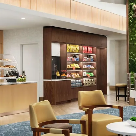 Hotel Doubletree By Hilton Magnificent Mile 4*