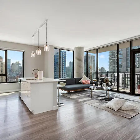 Aurelien Spacious In The Heart Of Gold Coast Apartment