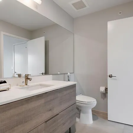 Aurelien Spacious In The Heart Of Gold Coast * Chicago