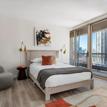 The Bernardin Gold Coast Luxury Near Magnificent Mile