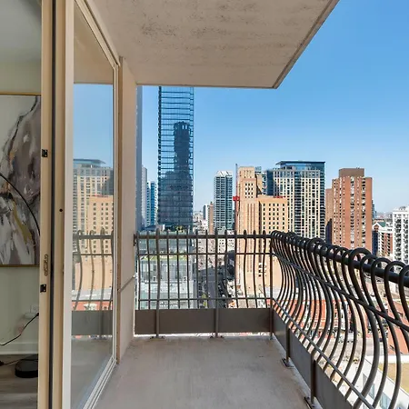 The Bernardin Gold Coast Luxury Near Magnificent Mile