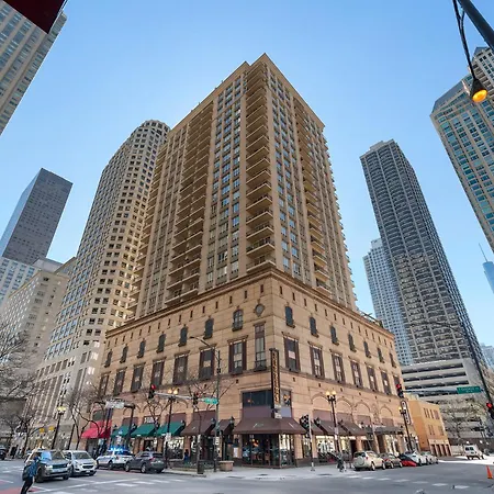 The Bernardin Gold Coast Luxury Near Magnificent Mile Apartment
