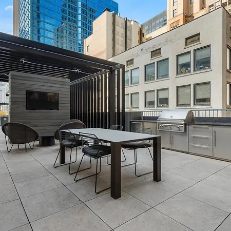 Experience Downtown At Millennium - Luxury In The Loop Apartment Chicago