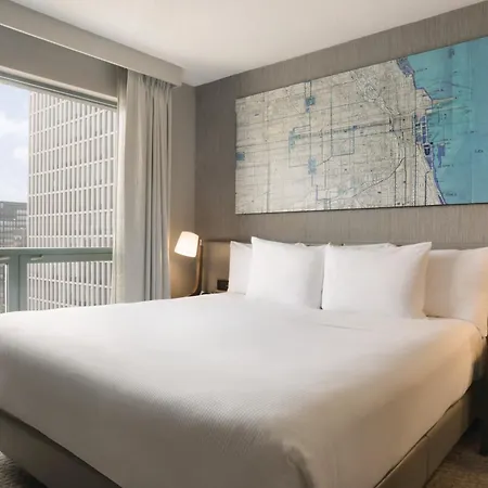Hilton Magnificent Mile 3*