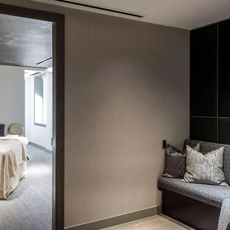 Hotel Londonhouse Chicago, Curio Collection By Hilton