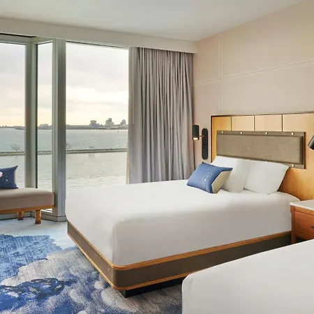 Hotel Sable At Navy Pier Chicago, Curio Collection By Hilton Chicago