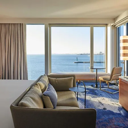 Sable At Navy Pier Chicago, Curio Collection By Hilton 4* Chicago