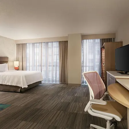 Hotel Home2 By Hilton River North