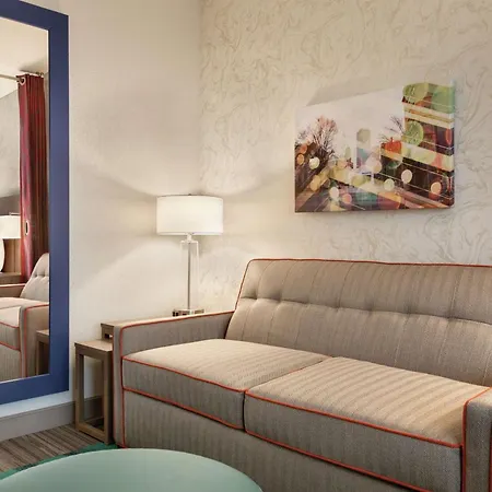 Home2 By Hilton River North 3*