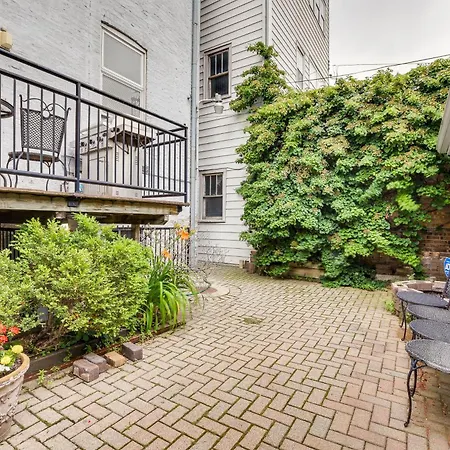 Lincoln Park Walk To Beach, Shops And Dining! Apartment *