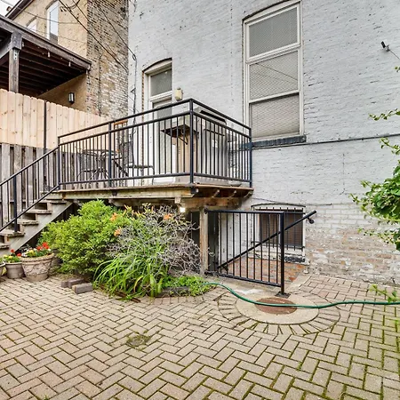 Lincoln Park Walk To Beach, Shops And Dining! *