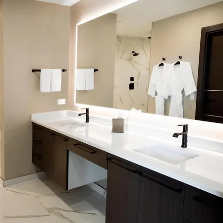 Springhill By Marriott Chinatown 3*