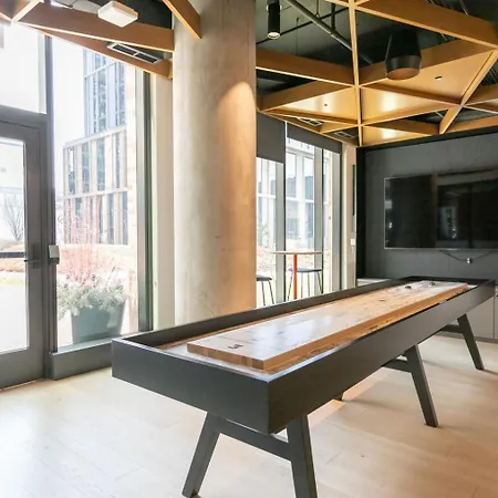 West Loop W Wd Gym Lounge Nr L Chi-773