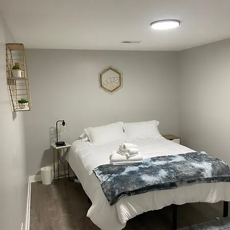 Stylish Urban Retreat 3 Bedroom Newly Remodeled * Chicago