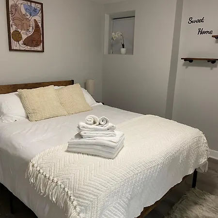 Apartment Stylish Urban Retreat 3 Bedroom Newly Remodeled