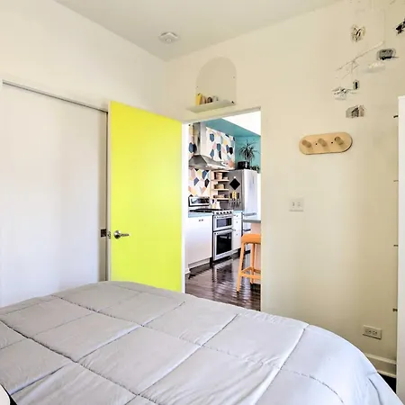 Holiday home Stylish Duplex Close To Parks And Dtwn *