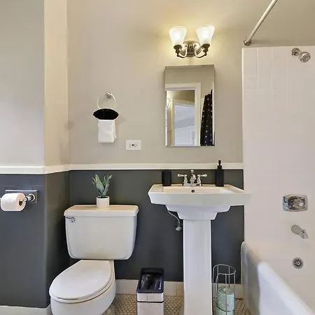1br Calm, Cozy & Furnished In Hyde Park - Windermere 402