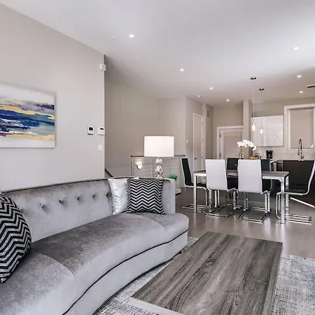 2 Newly Built Luxury With Private Roofdeck Holiday home Chicago