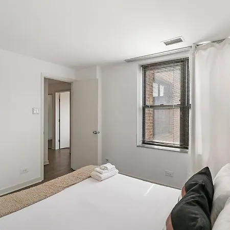 Apartment Inviting 2-bedroom In Hyde Park - The Blackwood Rep Chicago