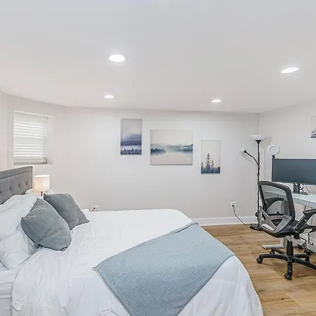 Spacious 4-bedrooms Retreat Apartment Chicago