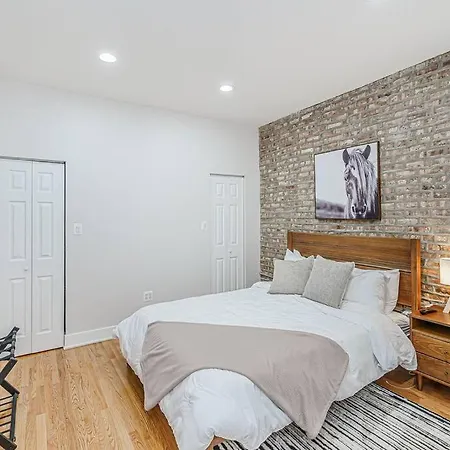 Spacious 4-bedrooms Retreat *