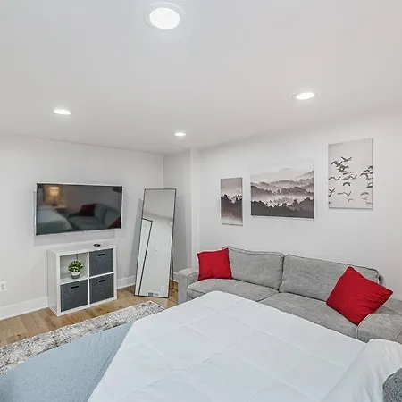 Spacious 4-bedrooms Retreat