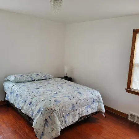 Cozy In Washington Heights 3* Chicago