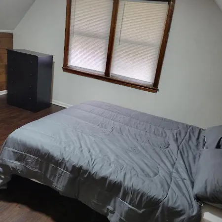Cozy In Washington Heights 3*
