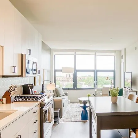 Apartment Landing Modern With Amazing Amenities *