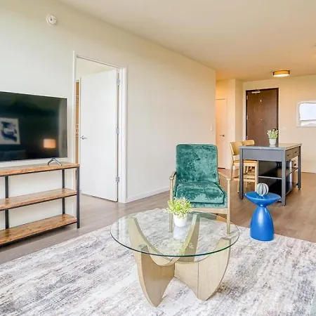 Landing Modern With Amazing Amenities * Chicago