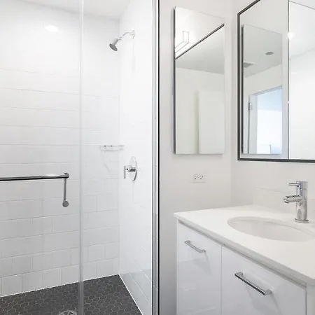 Apartment Landing Modern With Amazing Amenities Chicago
