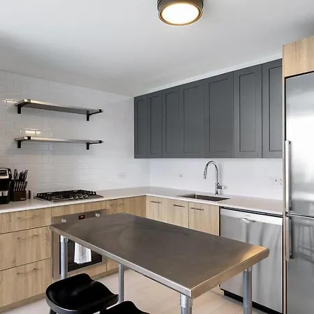 Landing Modern With Amazing Amenities * Chicago