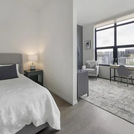 Landing Modern With Amazing Amenities * Chicago